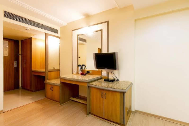 Hotel Gandharva Shivajinagar بونة المظهر الخارجي الصورة