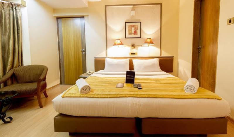 Hotel Gandharva Shivajinagar بونة المظهر الخارجي الصورة